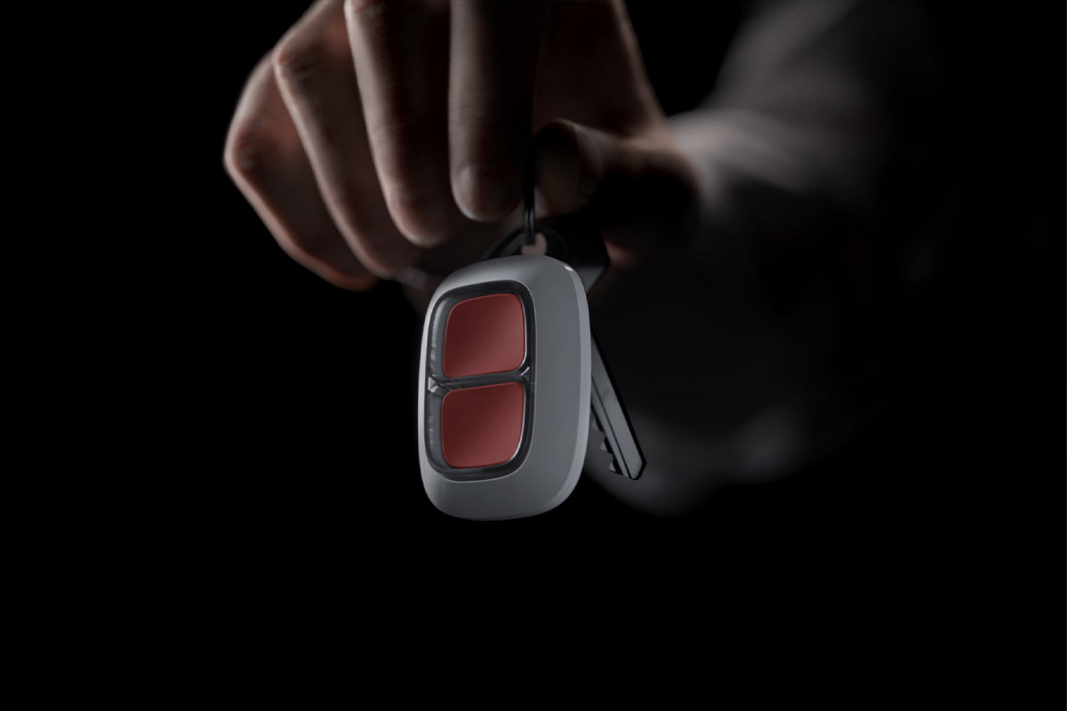 Buton de panica wireless, AJAX DoubleButton, ideal pentru siguranța ta, ușor de utilizat și portabil.