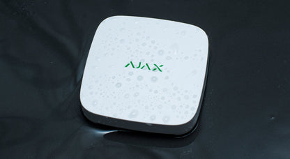 Detector Wireless Inundatii AJAX LeaksProtect, soluția perfectă pentru protecția locuinței tale împotriva apei.